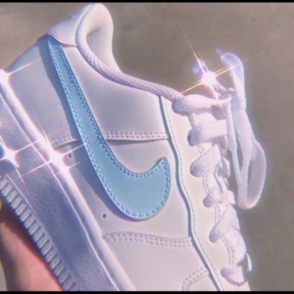 Sold - Picture 1 of 4